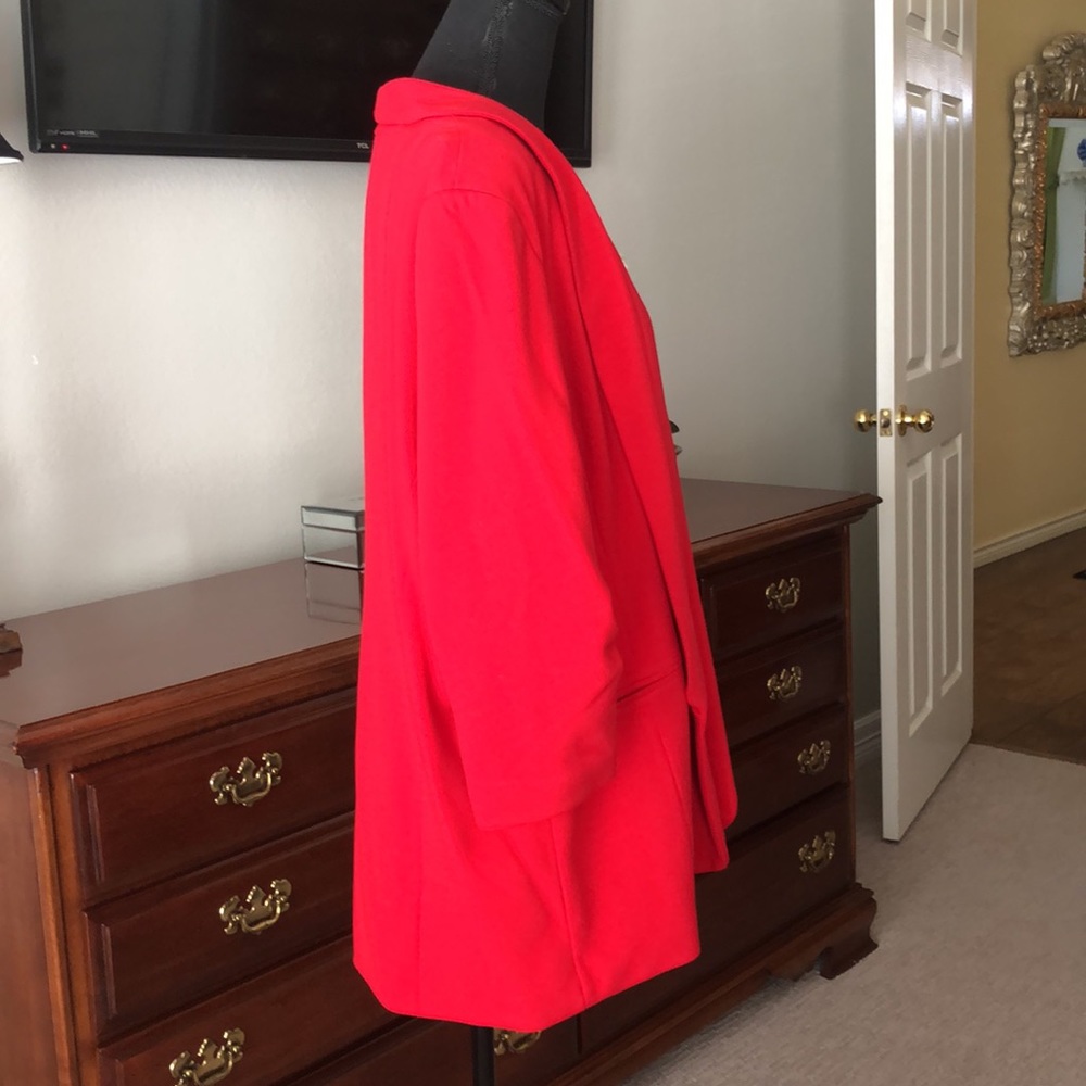 Women’s red lined jacket xxl. Excellent Condition worn one time.Nice long length - Picture 5 of 10